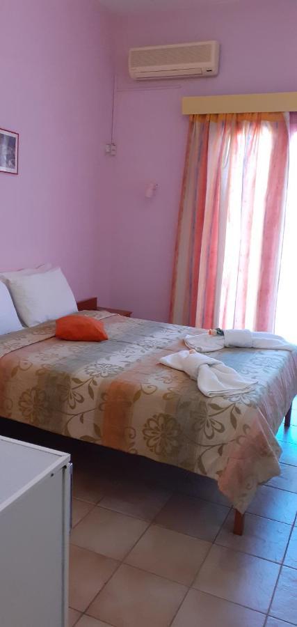 New Pantheon Hotel Kamena Vourla Buitenkant foto